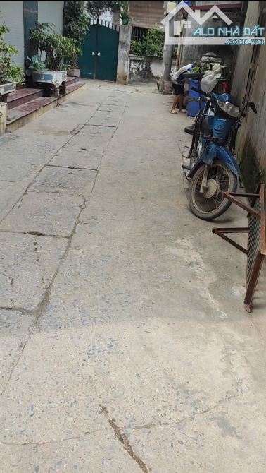 Chính chủ, bán gấp đất làng hoa Tây Tựu, ngõ nông, đường rộng, giá rẻ. - 2