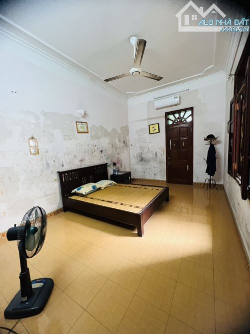Cho thuê nhà Quan Hoa Cầu Giấy ,4 tầng, tổng dt 105m2, dtxd 70m2, 16tr/ tháng. - 2