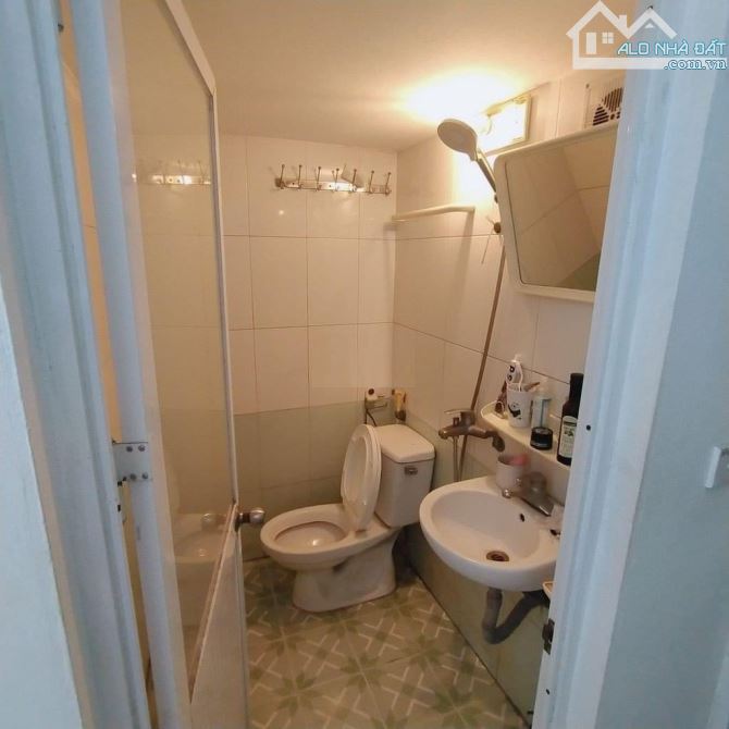 Cho thuê nhà riêng ngõ 12 Kim Giang, Thanh Xuân, 28m2 x 5 tầng 3PN 9tr/tháng. - 2