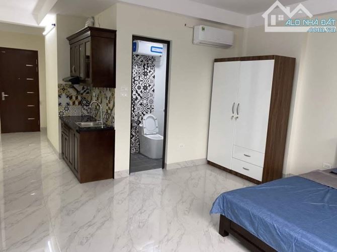 Bán Căn hộ dịch vụ Xuân Đỉnh. 8 tầng, Thang máy. DT: 108m, MT: 4,7m. Full đồ. Giá: 25 tỷ - 2
