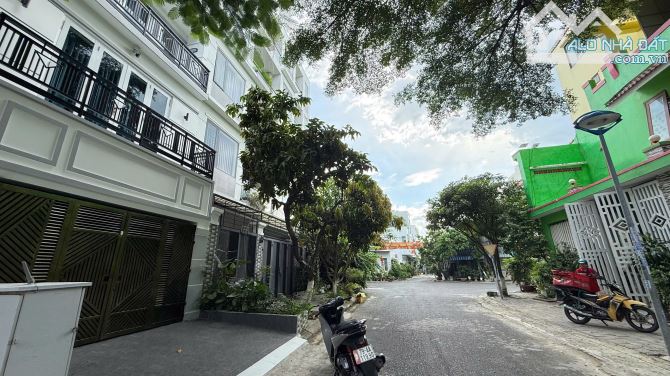 Nhà 3,5 tângd siêu đẹp, gần biển, kđt phước long b, tặng toàn bộ nội thất, giá chỉ 8,5 tỉ - 22