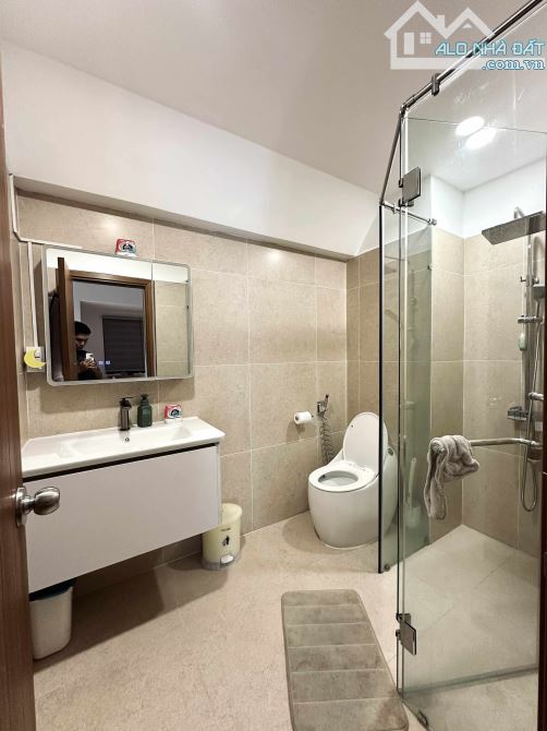 Bán nhà Phú Nhuận - ô tô vào nhà - 72m2 - Hẻm 8m kinh doanh - 23