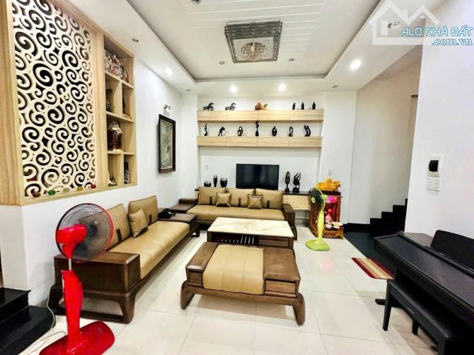 BÁN NHÀ SAU LƯNG MT TRẦN PHÚ- 110M2- NGANG 12M- NỞ HẬU- 3 BƯỚC TỚI ĐƯỜNG CHÍNH. - 3