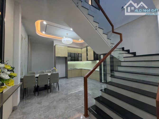 🏡 Nhà mê hẻm 390 Cách Mạng Tháng 8 - 3