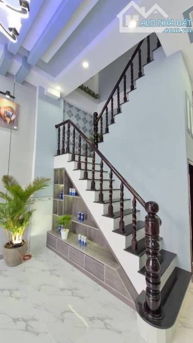 Bán  Nhà Trệt Lầu Mới Hoàn Thiện 4P Ngủ - Cách Bv Số 10 và Kdc Ecopak và QL 1A chỉ 500m, - 3