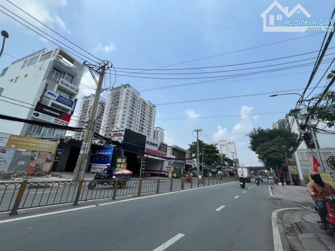 Siêu Vị Trí Khuôn Đất Đẹp MT Nguyễn Thị Thập DT: 26x80m 2.050m2 XD 2H12L Chỉ 215 Tỷ - 3
