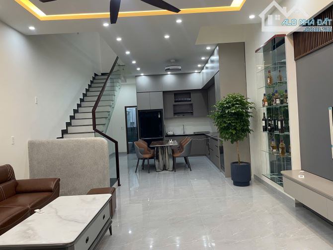 Bán nhà 3 tầng siêu đẹp đường Đặng Văn Chung - Nam Hoà Xuân - Ngũ Hành Sơn - 3