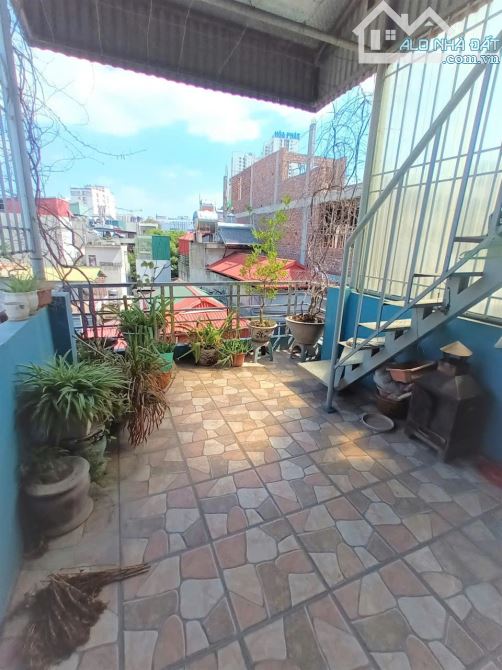 Cho thuê nhà mặt phố Giáp Bát - Kim Đồng, 35m² x 5 tầng, thiết kế 3 phòng ngủ 13,5 triệu - 3