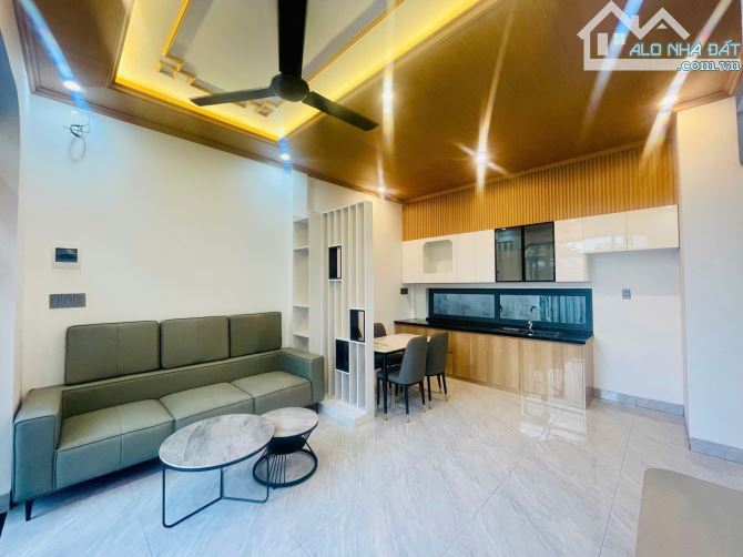 Nhà 2 tầng 121m2 sàn : 3pn + 3wc ở xóm 5 lại thế. chỉ : 2 tỷ 950tr - 3