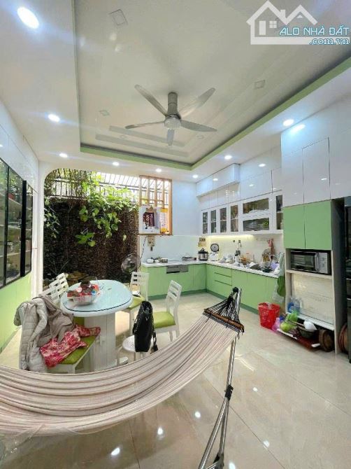 NHÀ MẶT TIỀN KINH DOANH KHU VIP TÊN LỬA NGANG 5M _100M2 3 tầng ,4PN - 3