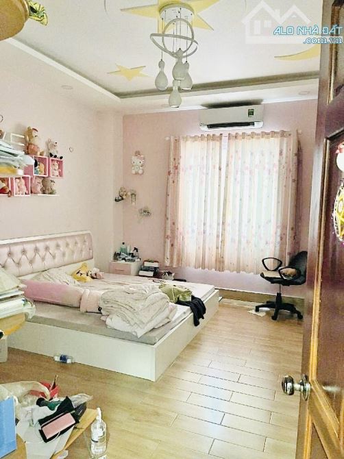 Mặt tiền khu Tên Lửa - 4 tầng - 4,5x20m - 4PN lớn - Gần công viên - Đường 10m - 3