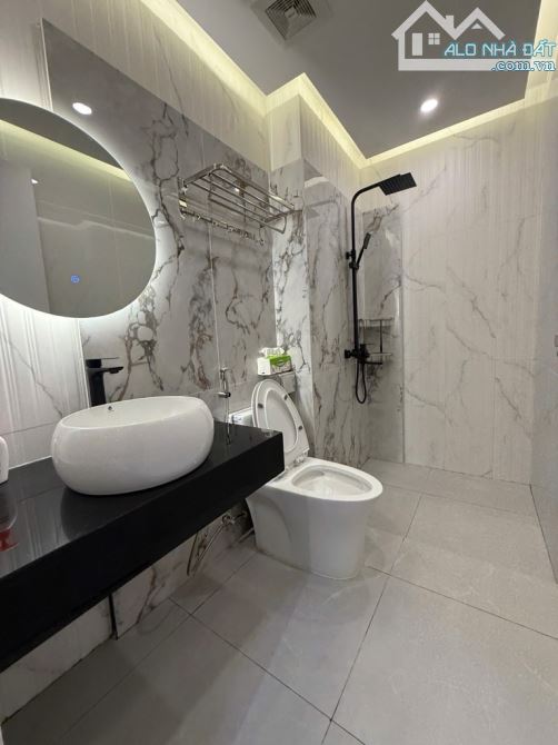 Bán nhà phân lô Hoàng Cầu, ô tô tránh, vỉa hè, thang máy, gara ô tô, 65m² - 3