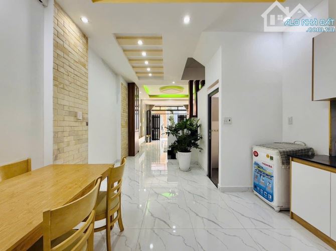 Bán nhà hẻm 1/, 51.2m2 ngay Hồ Văn Huê, Phú Nhuận. Giá: 4 Tỷ 225. SHR, hẻm xe hơi 5m - 3