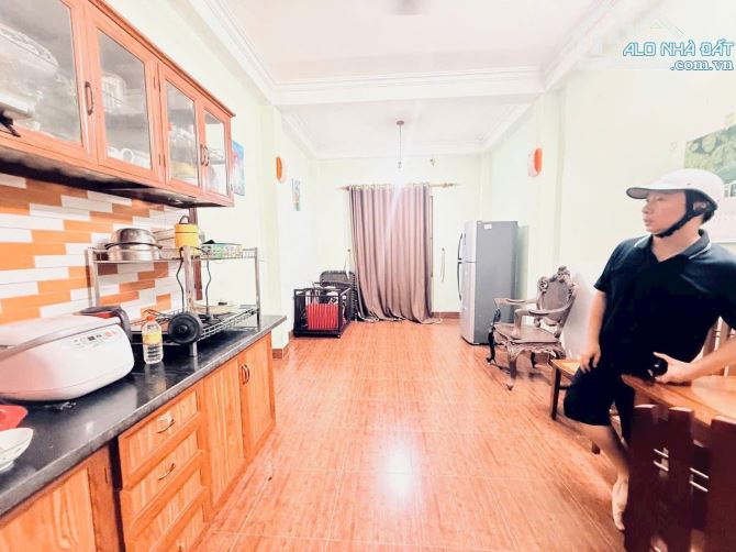 bán nhà Hào Nam, Đống Đa, Lô góc DT 30m, 5 Tầng, MT 3,1m, 🧧Gia 8.2 tỷ - 3
