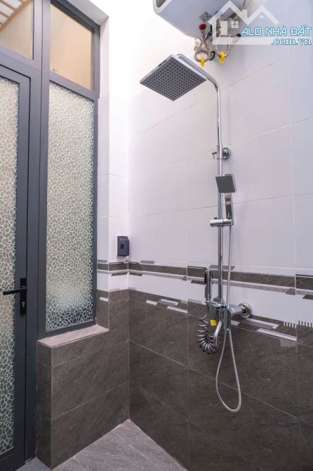 SIÊU HIẾM- NHÀ CẤP 4  ĐANG KHAI THÁC CHO THUÊ NGÀY- CHÍNH HỮU, CÁCH BIỂN CHỈ 400M! - 3