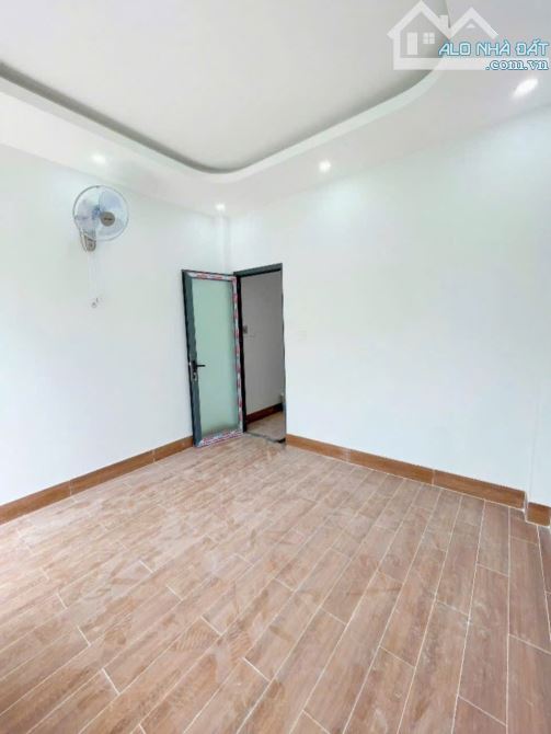CÁCH MẶT TIỀN ĐOÀN VĂN BƠ 20m - NHÀ 4 TẦNG KIÊN CỐ CHỈ 4Tỷ850 - 3