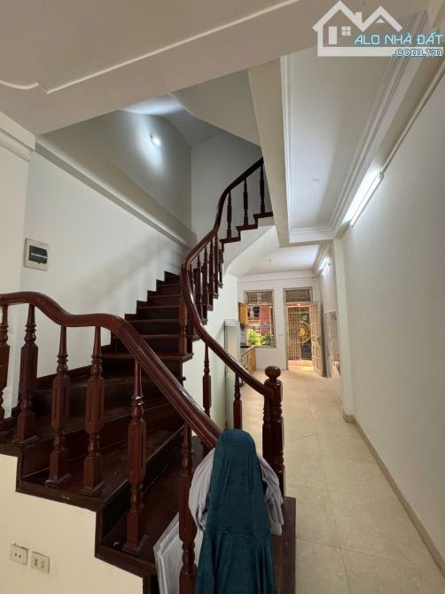 Bán nhà Phan Đình Giót, ngõ thông ô tô qua nhà, 35m² - 8,85 tỷ. - 3