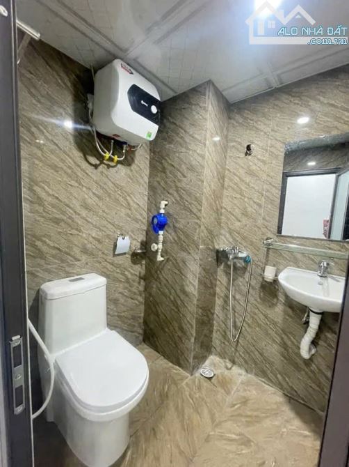 Phú  Diễn bán căn CCMN 42m2 - 6 tầng - thang  máy - đầy đủ PCCC - ô tô đỗ cổng , 9 phòng c - 3
