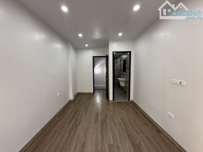 THÔNG PHONG ĐỐNG ĐA NGÕ BA GÁC -6 TẦNG- DT23M-MT3.2M GIÁ CHỈ 6.8 TỶ - 3