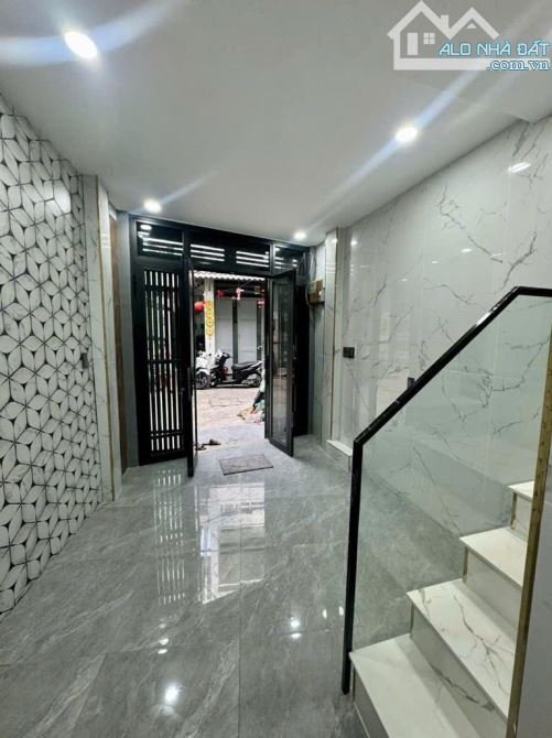 NHÀ MỚI, NGAY ÂU CƠ – TRƯỚC NHÀ 7M – 3 TẦNG – DT 36M² – CHỈ NHỈNH 2 TỶ - 3