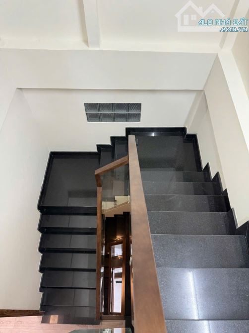 SIÊU PHẨM MẶT TIỀN ĐƯỜNG TRẦN BÁ GIAO - 3