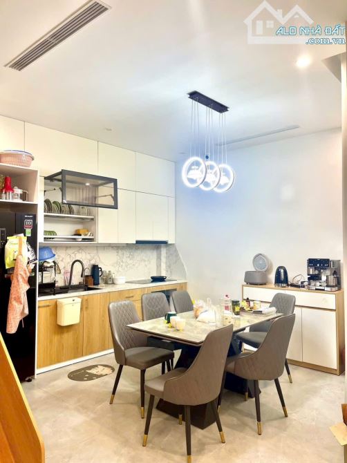 bán nhà Ngõ Thịnh Quang, Đống Đa DT 65m (ttsd 101m) 5 Tầng, MT 5m 🧧Gia 18 tỷ - 3