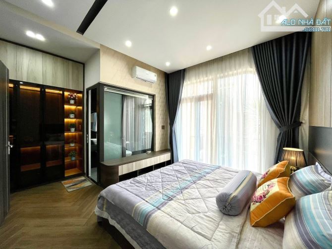 Bán nhà 3 tầng hiện đại mới xây, SHR công chứng ngay, xe hơi vào tận cửa - 3