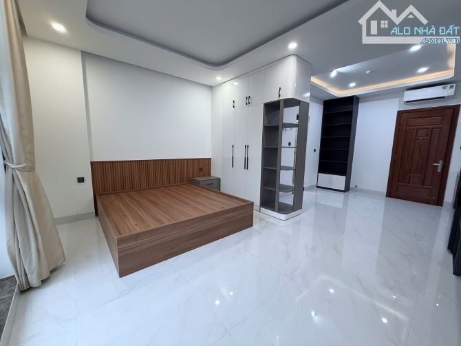 SIÊU PHẨM STUDIO FULL NỘI THẤT  CỬA SỔ LỚN CỰC RỘNG NGAY SÁT QUẬN 1ị - 3