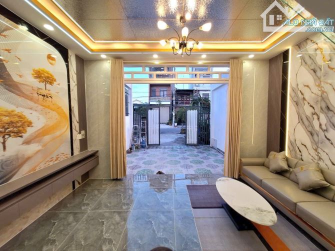 Nhà 3 tầng, ngang 5,5m * 18m, 4 phòng ngủ gần chợ Thạnh Xuân - 3