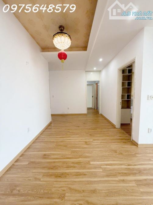 Bán chung cư 18T1 Hoàng Đạo Thuý Căn góc 3 ngủ Giá tốt - 2