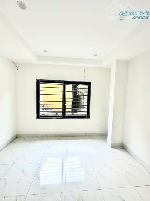 BÁN NHÀ PHẠM VĂN ĐỒNG 64 M2 XÂY 5 TẦNG GIÁ 9..X TỶ XÂY MỚI KOONG - 3