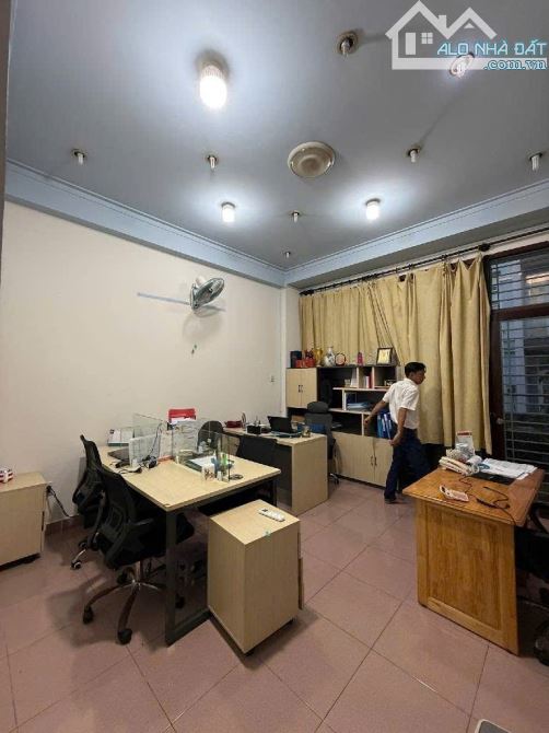 BÁN NHÀ 3 TẦNG KHU DC VIP CỘNG HOÀ, TUYẾN MỚI C12 - 84M2, NGANG HƠN 4M VUÔNG, HẺM 6M - 3