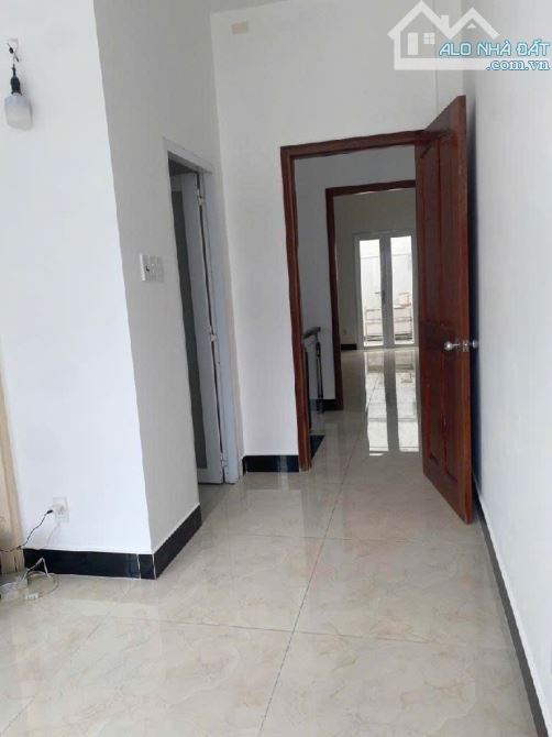 MẶT TIỀN ĐƯỜNG HUỲNH THỊ ĐỒNG ,VỪA Ở VỪA KINH DOANH..ĐƯỜNG NHỰA 2 XE TẢI NÉ NHAU. 3 TẦNG - 3