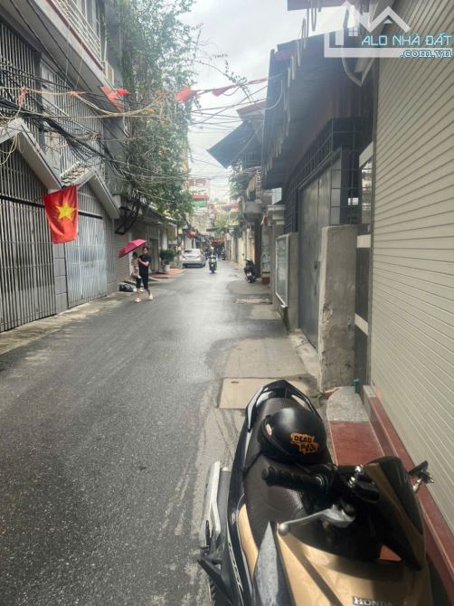 Bán nhà mặt ngõ to oto đỗ tận cửa tại Miếu Hai xã - 3