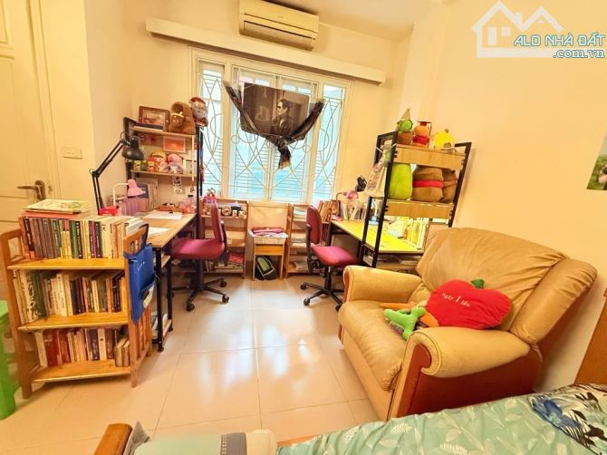 Lạc Long Quân - Tây Hồ . Khu vực phát triển . Phân lô bàn cờ . Tiện ích đỉnh cao . 21 tỷ - 3
