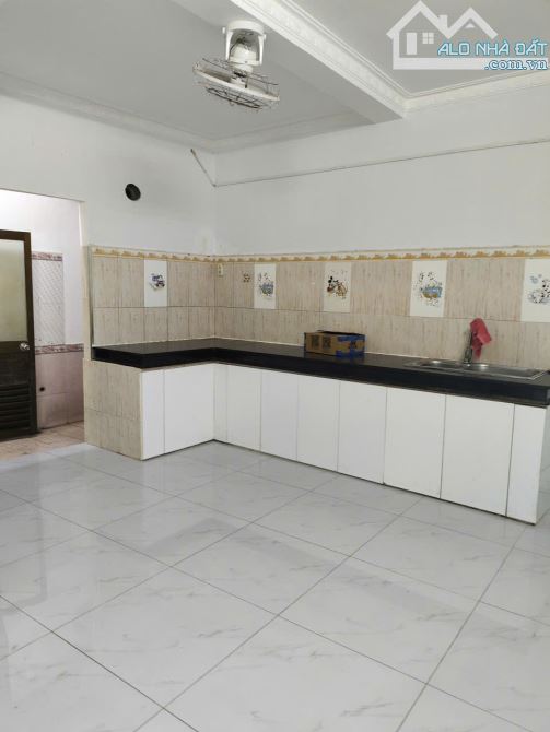 Nhà Lạc Long Quân, Tân Bình, 42m2, 2 Tầng, 3 PN, Khai Thác Dòng Tiền 8.5tr, Chỉ 4 Tỷ 2 - 3