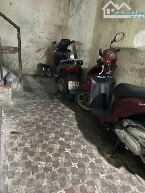 Bán nhà Mặt tiền Hoàng Hoa Thám - đối diện Chợ, gần Cộng Hòa, 5x35m, 2 Tầng, 36,9 tỷ. - 3