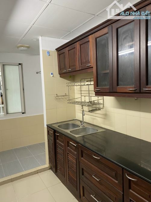 Bán căn hộ Bàu Cát II có sổ hồng riêng, diện tích 70m2 - 2 phòng ngủ, giá bán 3 tỷ 4 - 3