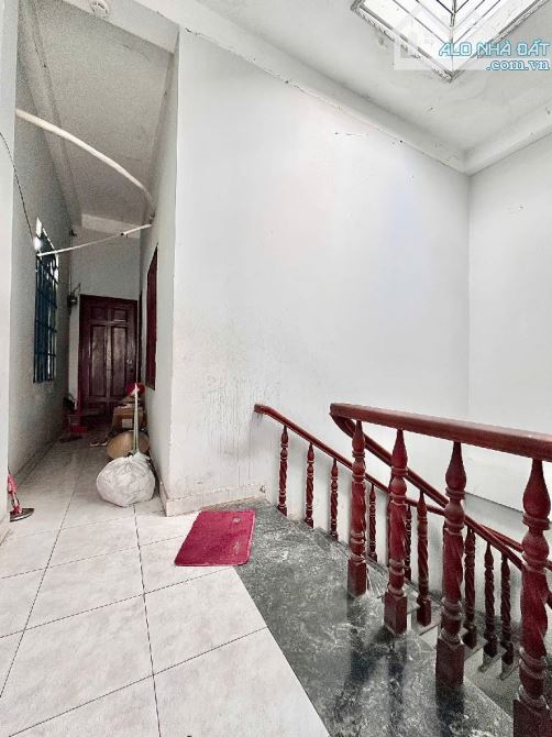 BÁN ĐẤT TẶNG NHÀ- HXH PHẠM VĂN BẠCH- TÂN BÌNH- DT 97M2- .NGANG HIẾM 5.2M-3 TẦNG - 3