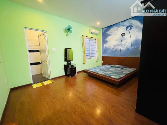 🏠Cho Thuê Nhà Sau Lưng Nhà Mặt Tiền Hoàng Diệu, Hải Châu, ĐN --- • Diện tích đất 100m2 - 3