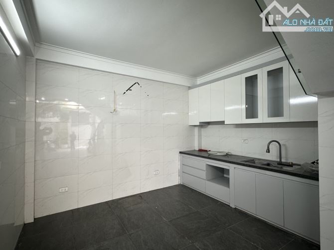 Bán nhà Kẻ Vẽ siêu hiếm, 42m2, mt 4m,dân xây, oto tránh, kinh doanh 9 tỷ hơn - 3