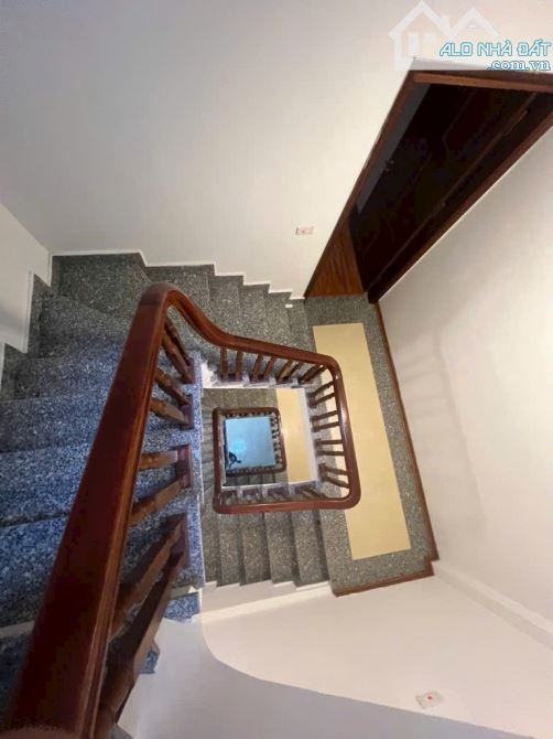 Bán nhà Ngọc Lâm Long Biên Nhà đẹp DT 40m2 nhỉnh 7x tỷ , xây 5 tầng - 3