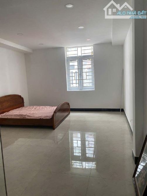 Nhà 3 tầng mặt tiền đường Huỳnh Thị Đồng TT Nhà bè. 4,5*17 hơn 8 tỷ. Đường 12 m KDBB. - 3