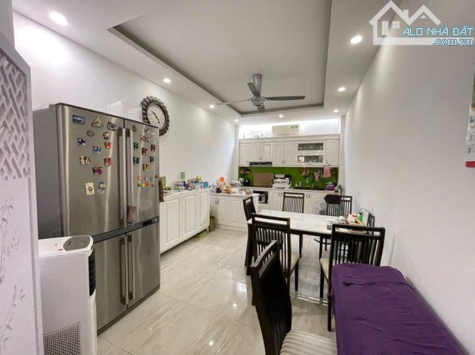 BÁN GẤP NHÀ TRUNG TÂM BỒ ĐỀ - 58M - Ô TÔ ĐỖ CỬA - FULL NỘI THẤT CAO CẤP - 3