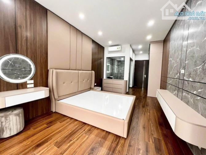 Bán cực gấp nhà Nguyên Hồng 61,2m² 5 tầng ô tô tránh vị trí đắc địa 18,9 tỷ độc quyền - 3