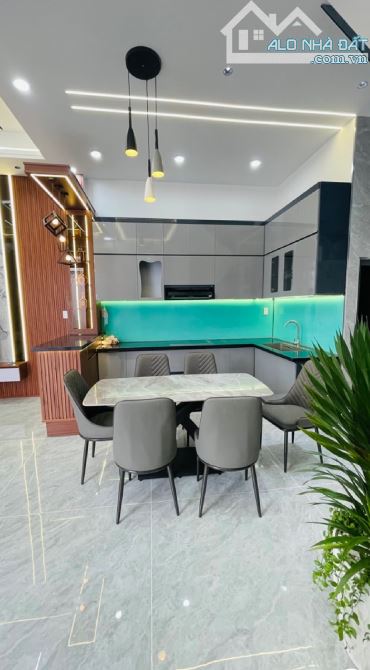 NHÀ ĐẸP 2 TẦNG – HẺM XE HƠI 6M -THỚI TAM THÔN, HÓC MÔN–FULL NỘI THẤT – DIỆN TÍCH 92M2 - 3
