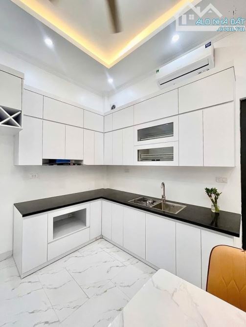BÁN NHÀ ĐẸP HOÀNG HOA THÁM – THANG MÁY, Ô TÔ QUA NHÀ – 45M2 x 6T. GIÁ CHỈ 9.3 TỶ - 3