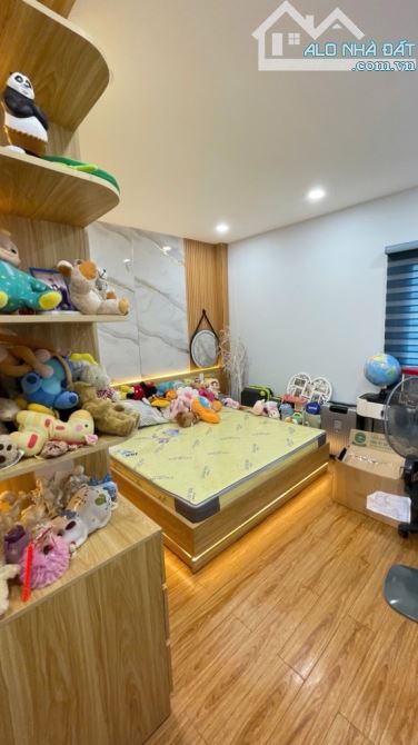 Bán nhà đẹp 3 tầng, 60m2, hxh cách đường Hà Huy Giáp 30m, khu dân trí, an ninh vào ở ngay. - 3