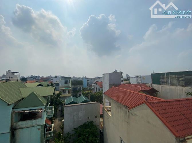 Nhà đẹp 35m lô góc ngõ Bát Khối Long Biên oto 7c vào nhà,5 tầng full nội thất giá 6,86 tỷ. - 3