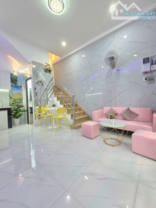 Bán nhà 2 tầng đẹp lung linh, hẻm xe tải Hòa Bình, 21m² (4x5.3), gần Tô Hiệu, chỉ hơn 3 tỷ - 3